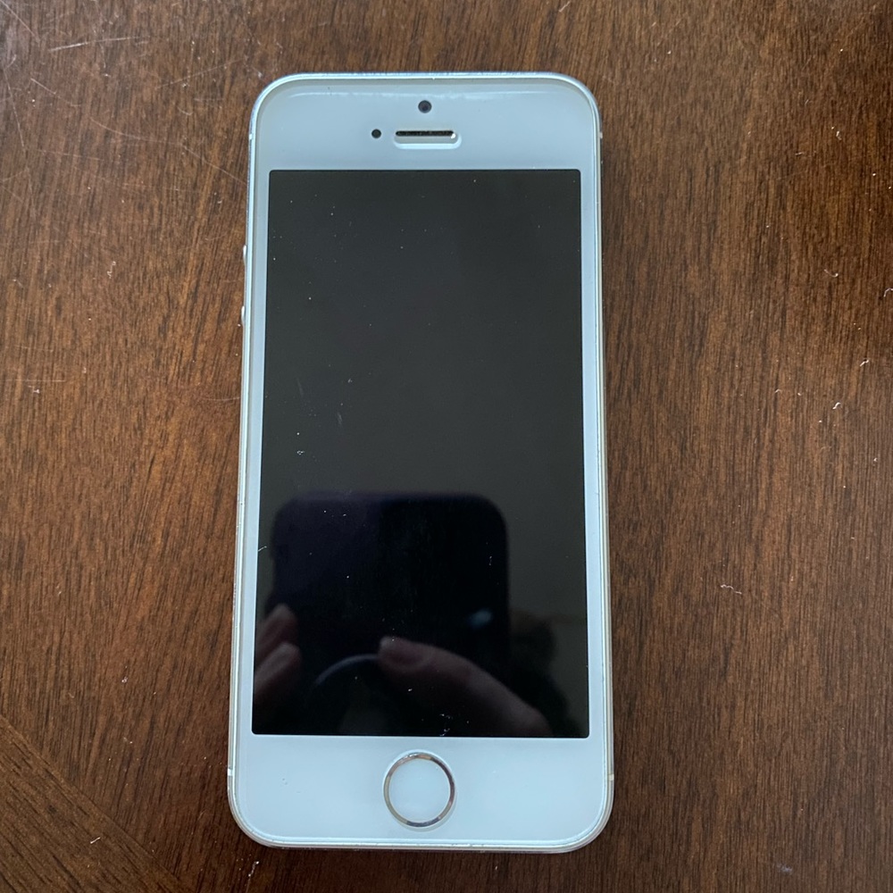 White iPhone 5s